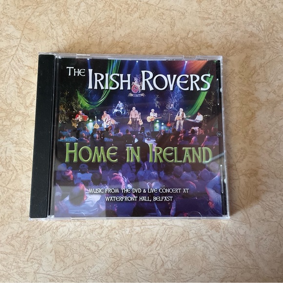 Crolly:Larry the leprechaun doll and two Irish music compact discs from Ireland - Picture 10 of 12